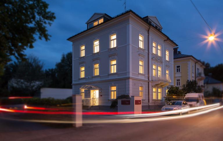 Standort Außenansicht bei Nacht Standort Außenansicht bei Nacht